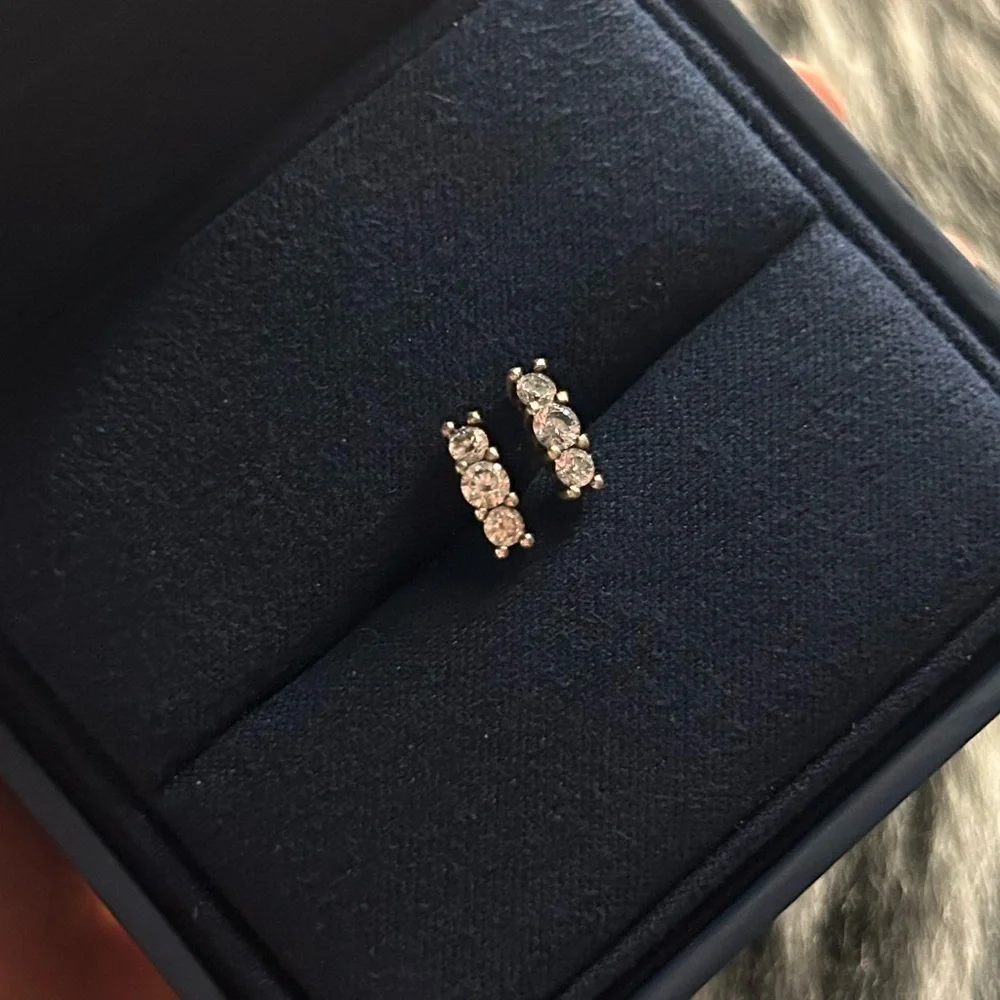 PANDORA 3 Stud Earring - Picture 2 of 4